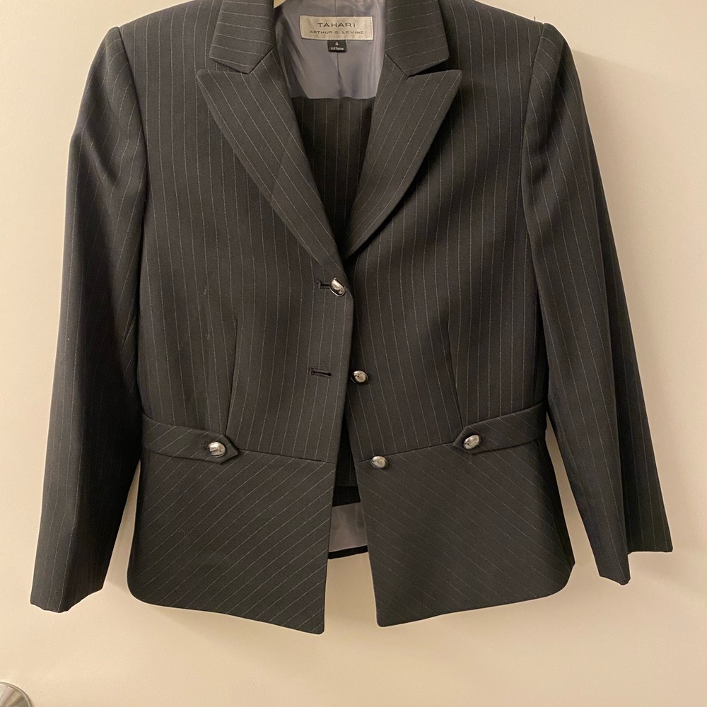 Tahari Women's Vintage Pinstripe Skirt Suit